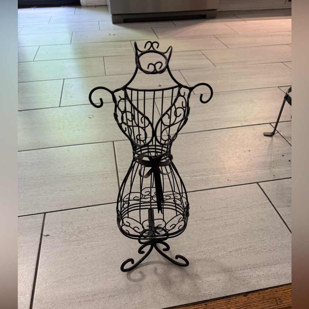 Black Wire Dress Form Jewelry Stand